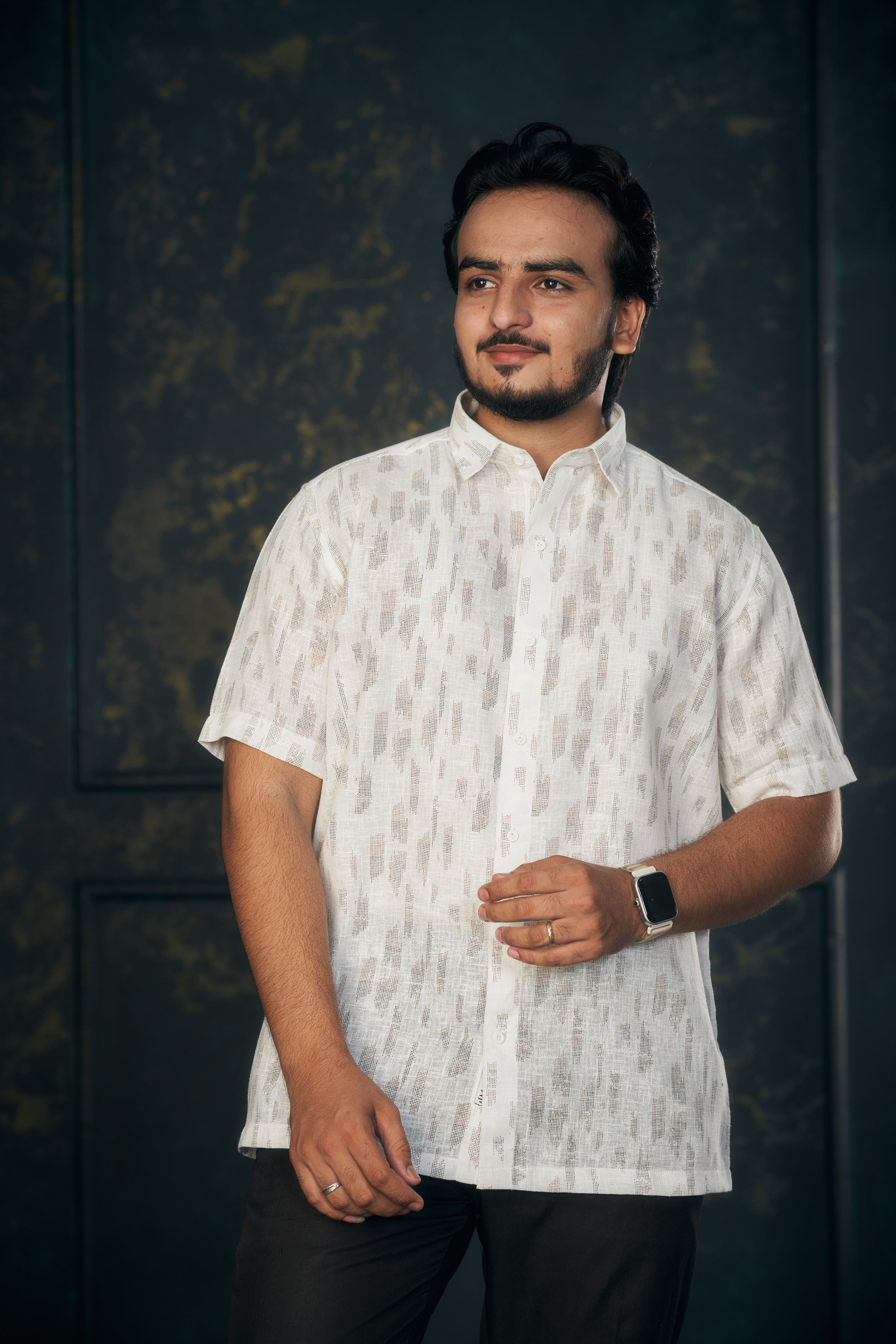 White Elegance.(Light Gold)