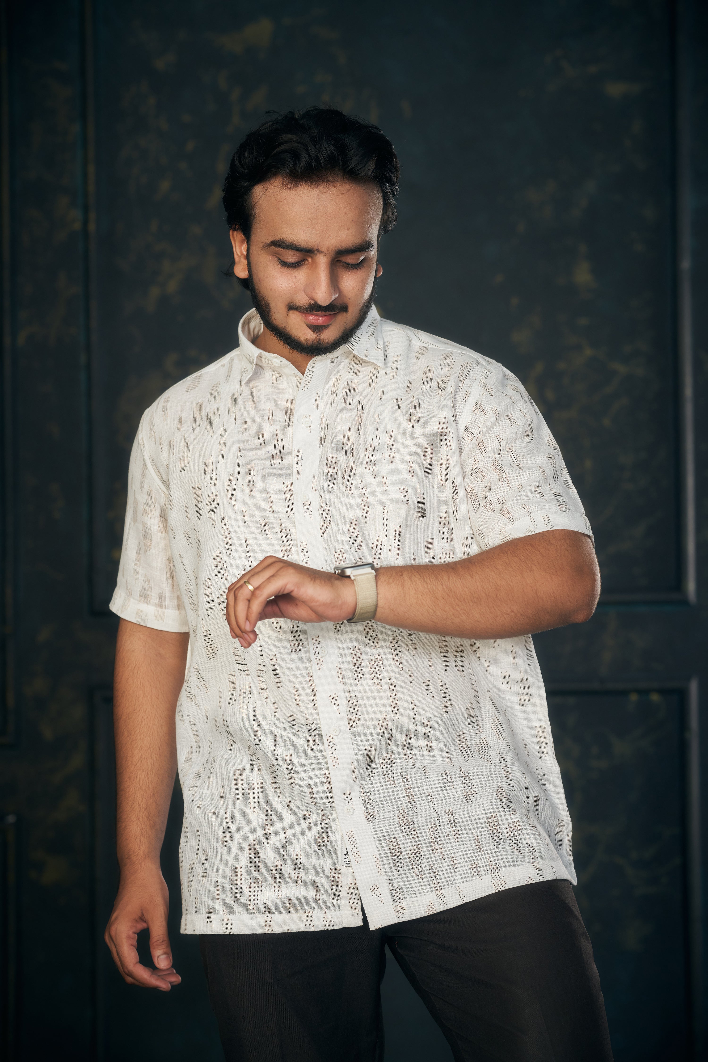 White Elegance.(Light Gold)