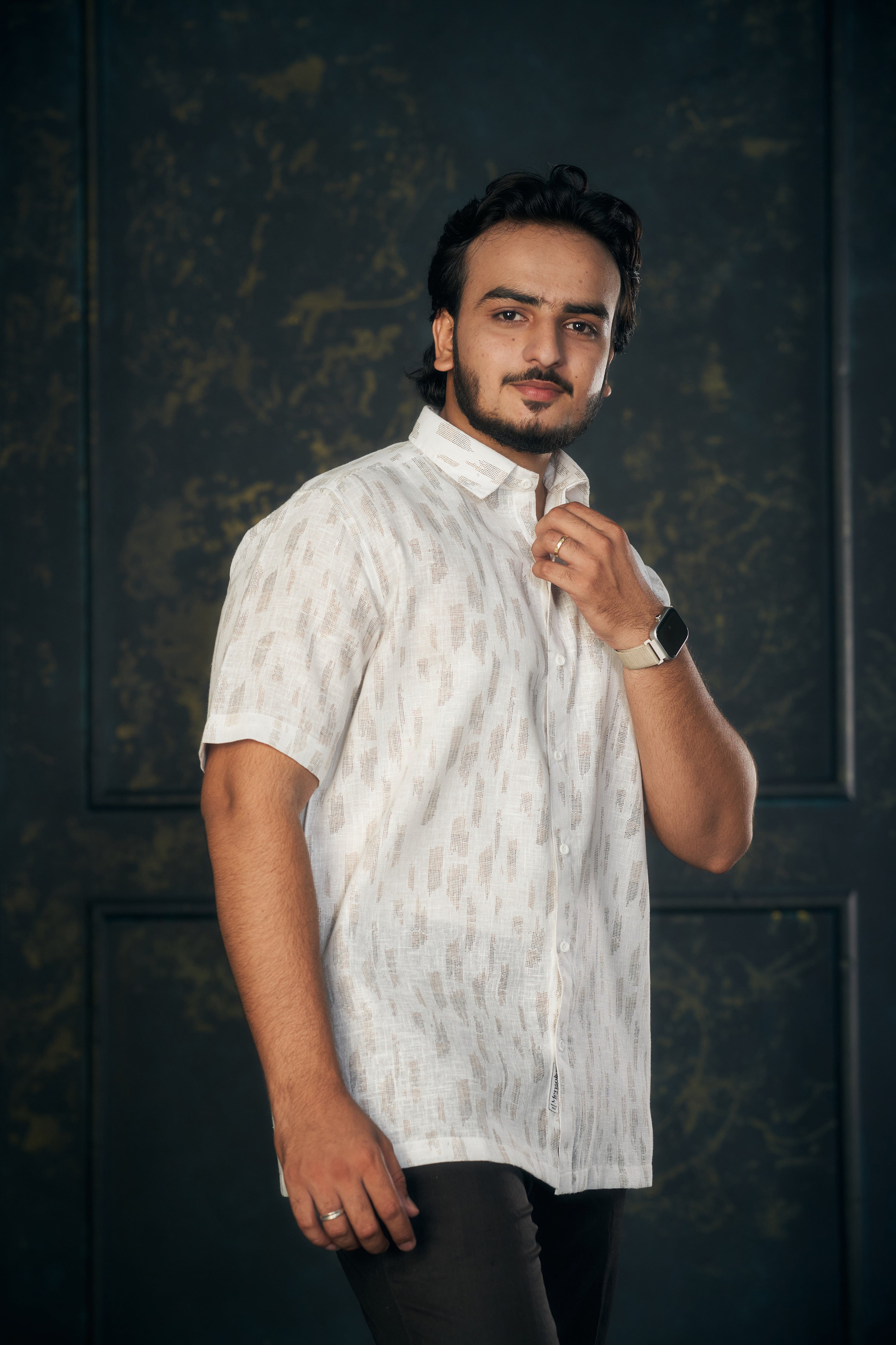 White Elegance.(Light Gold)