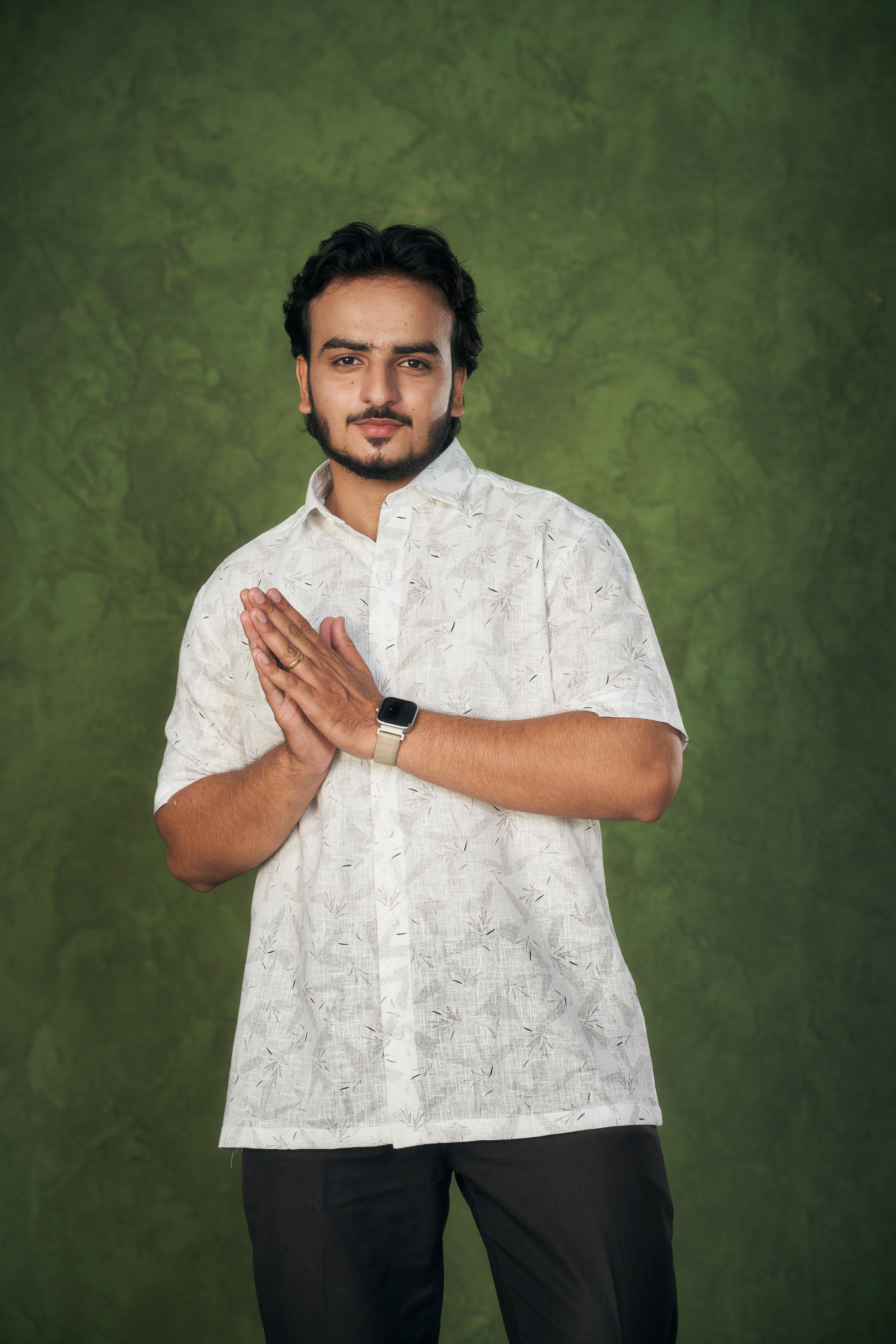 Mensoline White Short Sleeve Cotton-Linen Shirt with Leaf Pattern.