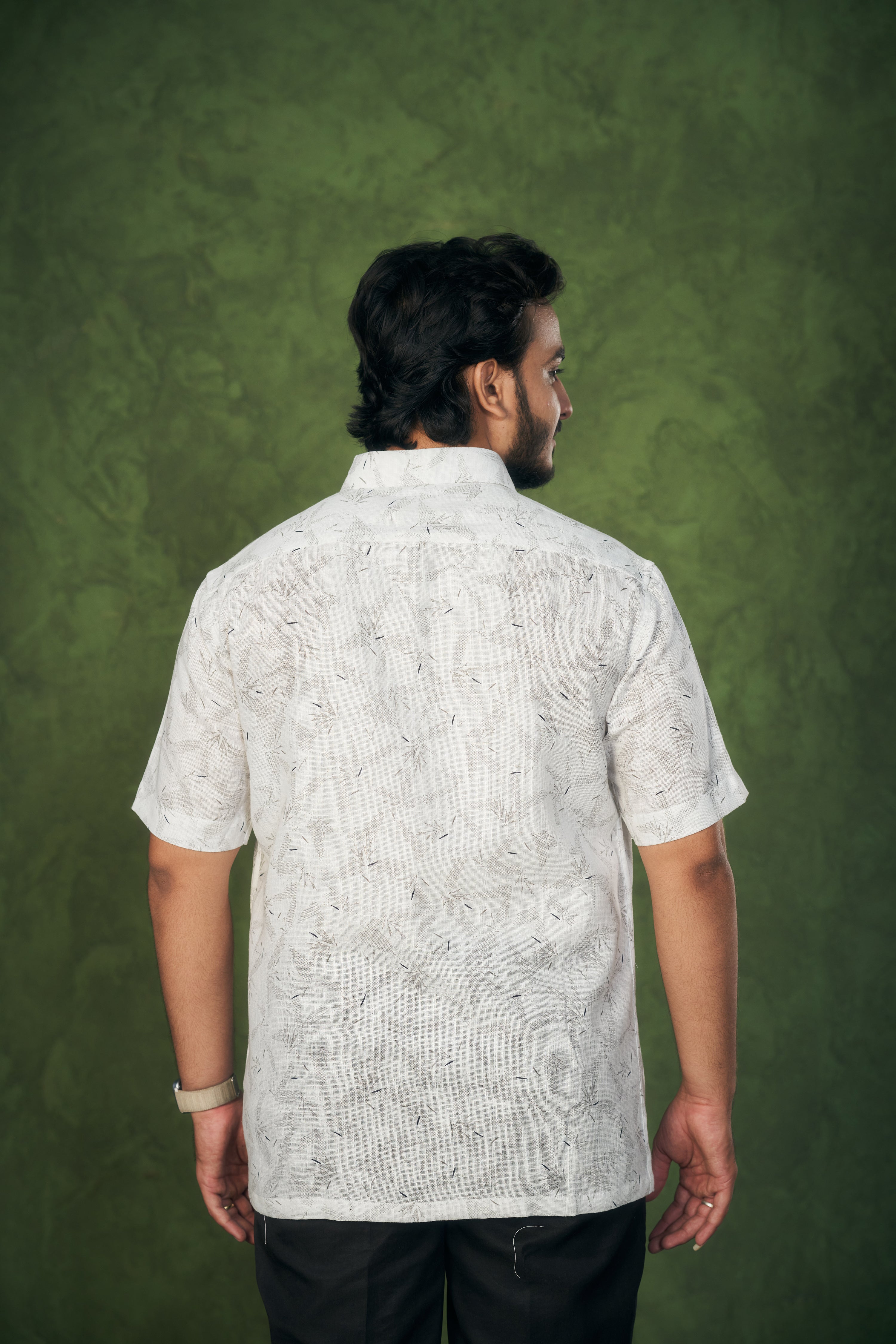 Mensoline White Short Sleeve Cotton-Linen Shirt with Leaf Pattern.