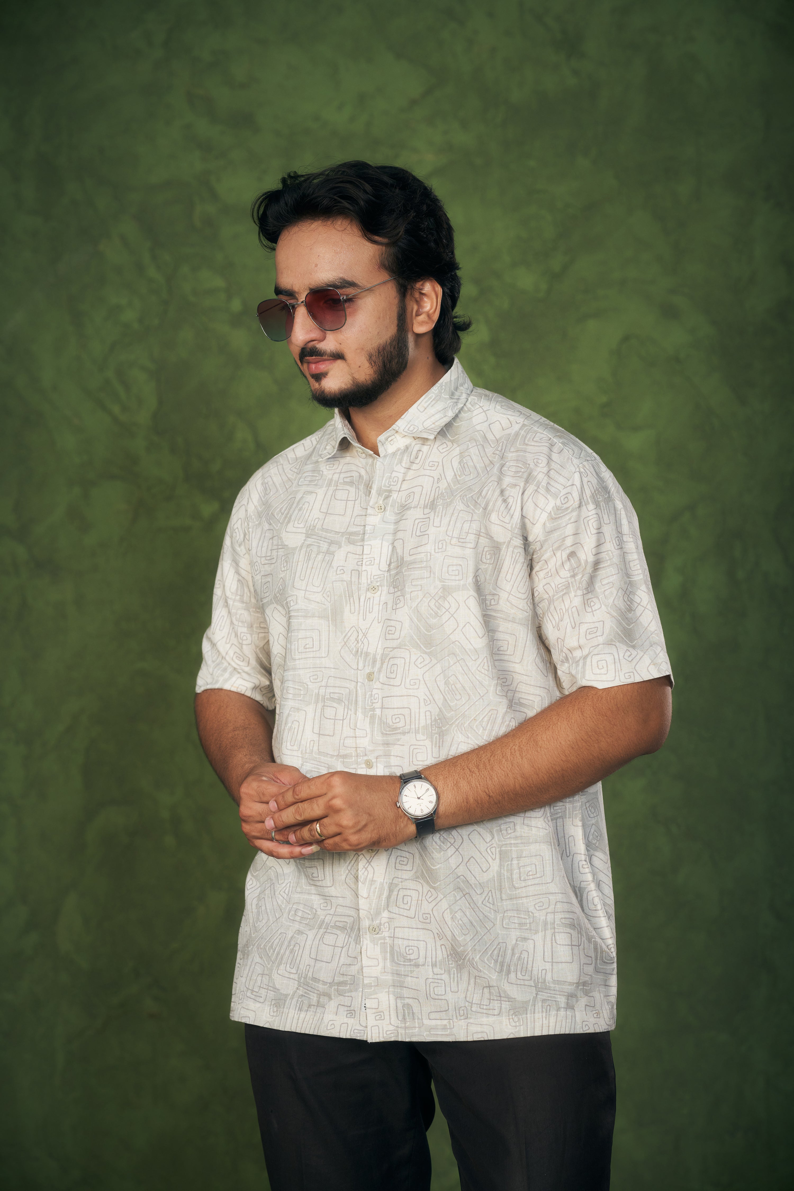 Mensoline Men’s Cotton Linen Flex Shirt – Off-White with Abstract Print.