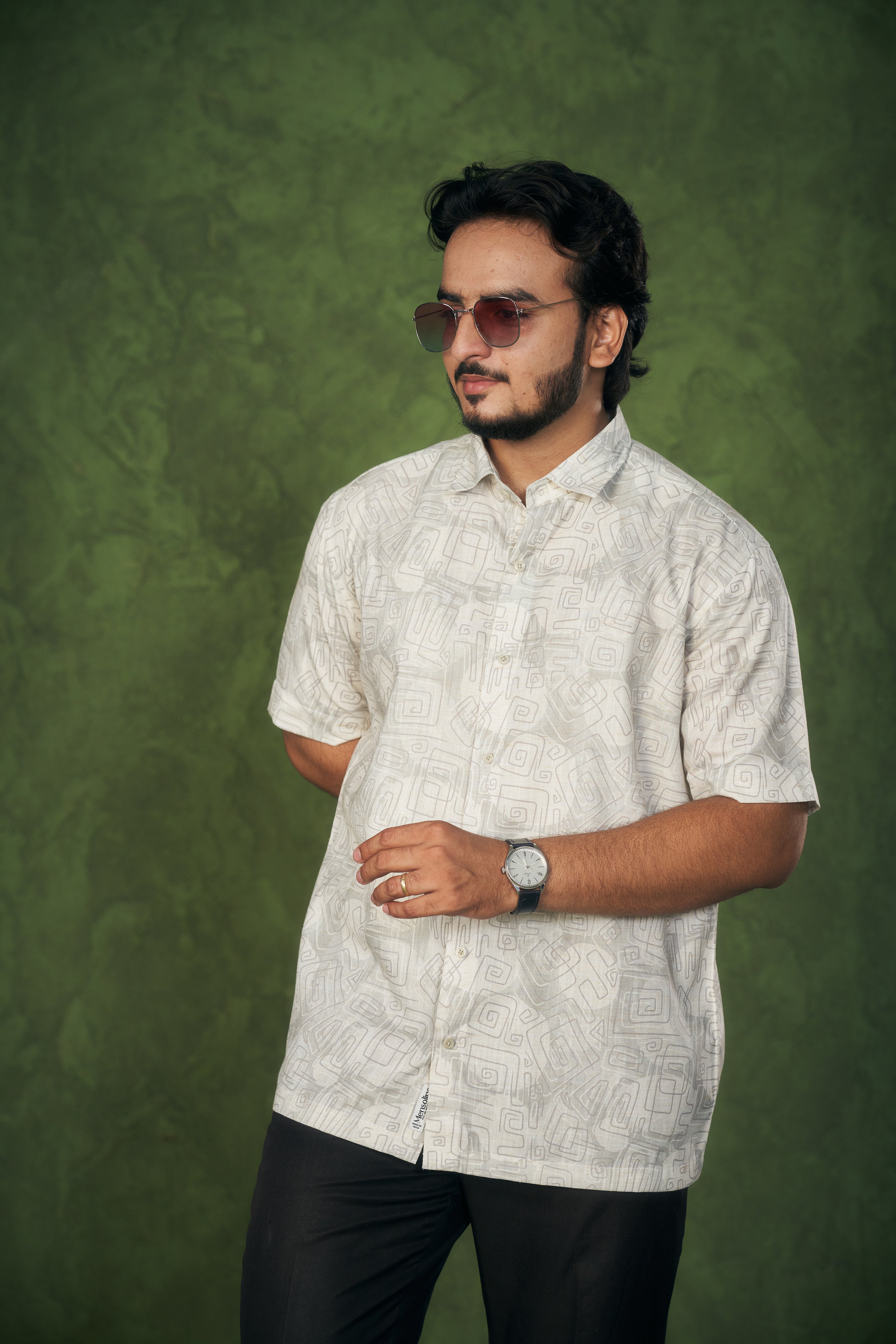 Mensoline Men’s Cotton Linen Flex Shirt – Off-White with Abstract Print.
