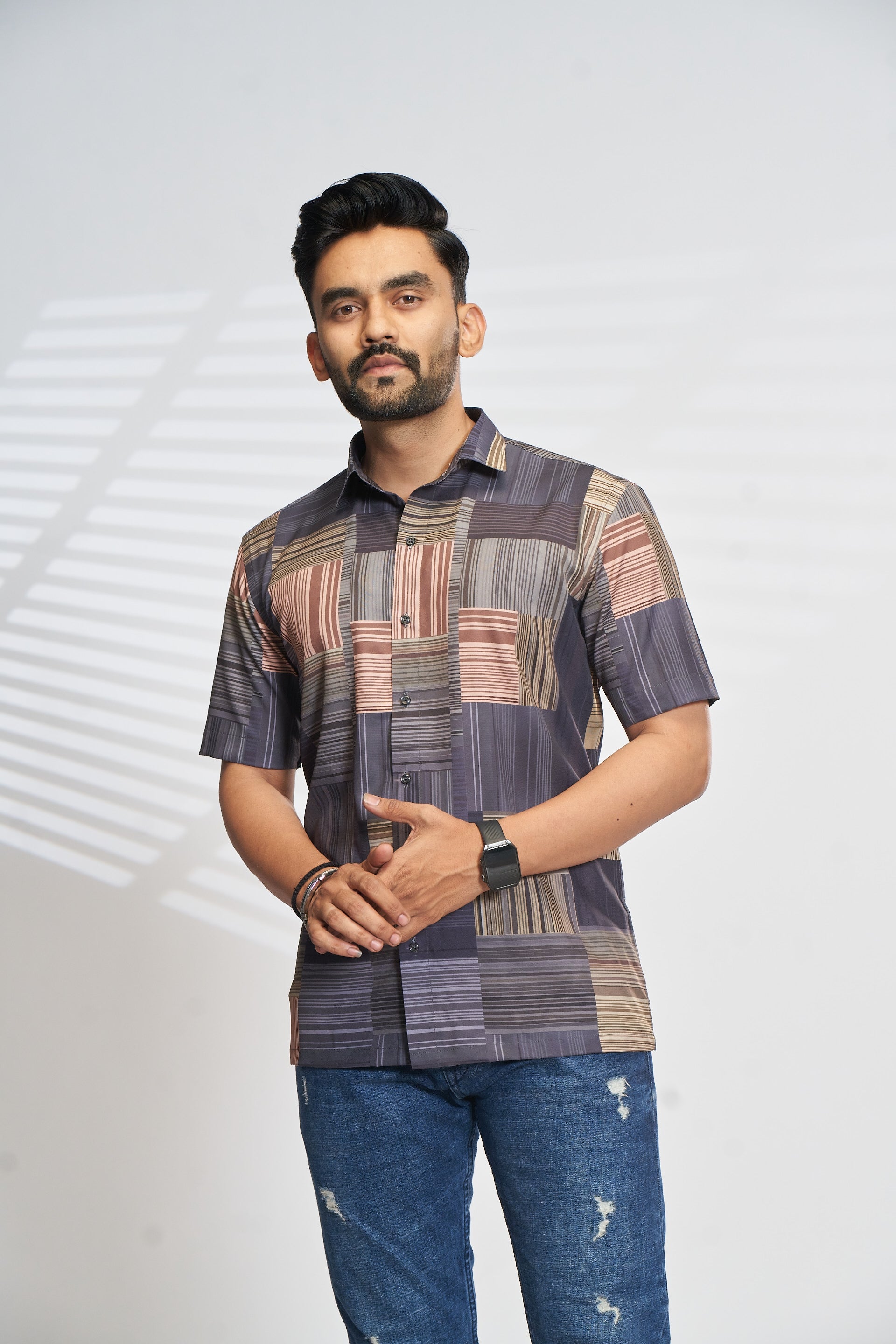 Mensoline Cotton Blend Casual Shirt for Men – Navy Blue Abstract Stripe Design.