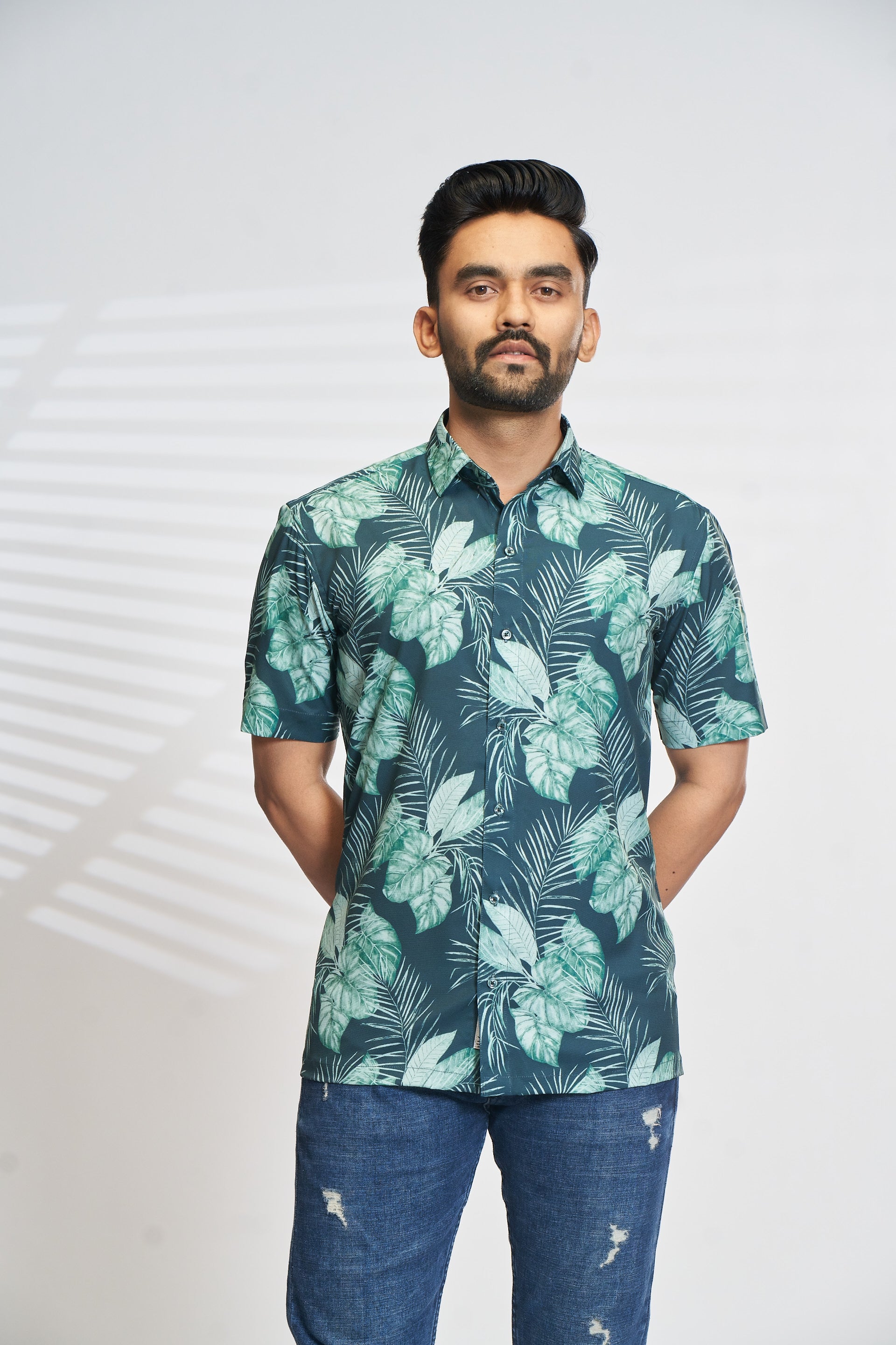 Mensoline Vacation Shirt with Jungle Leaf Design – Cool & Breathable Summer Essential.