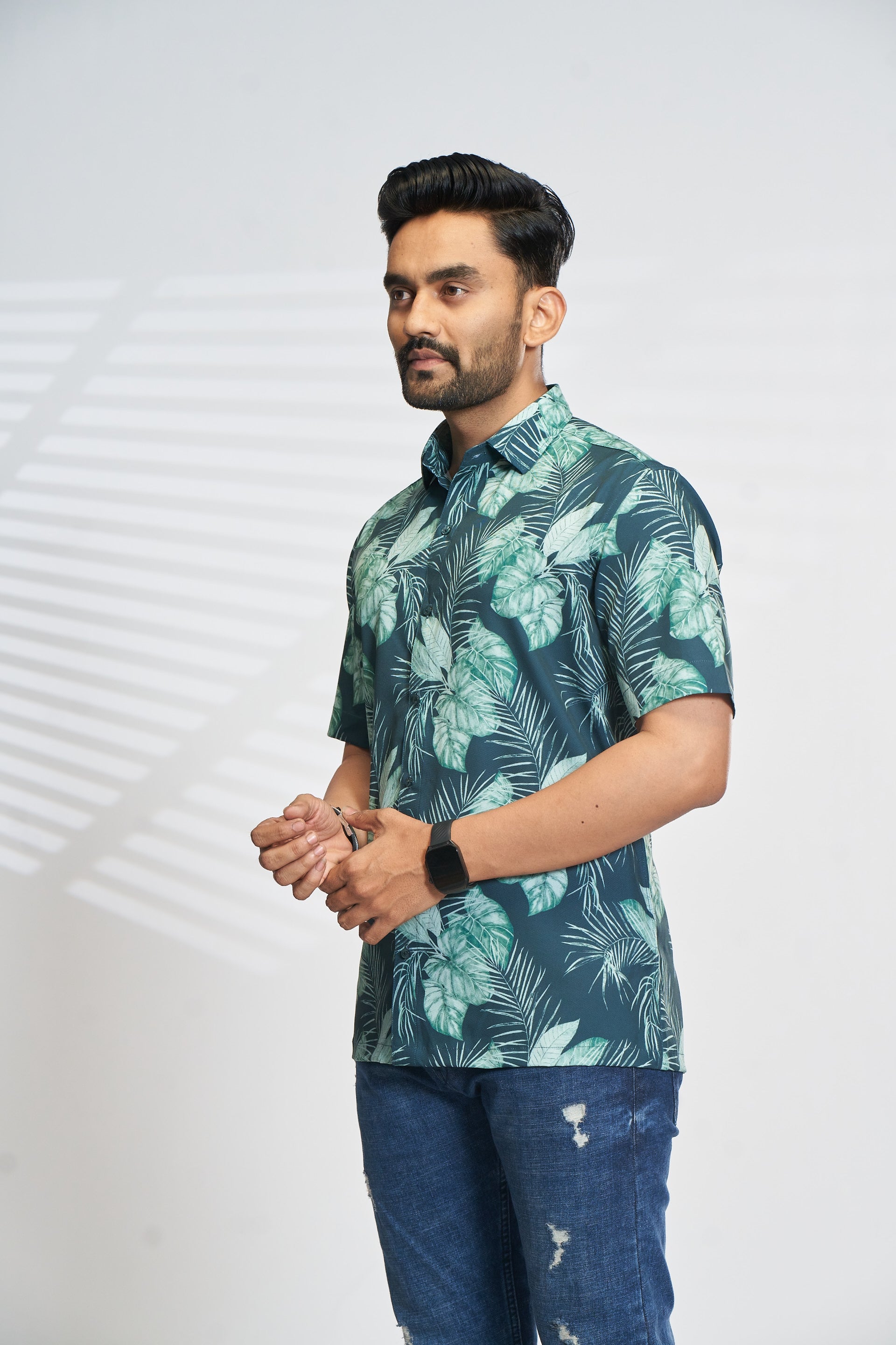 Mensoline Vacation Shirt with Jungle Leaf Design – Cool & Breathable Summer Essential.
