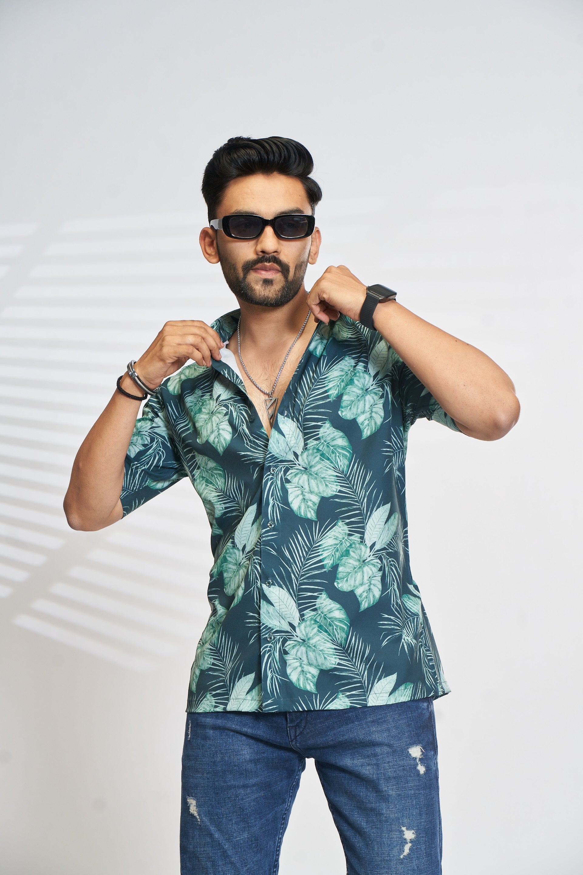 Mensoline Vacation Shirt with Jungle Leaf Design – Cool & Breathable Summer Essential.